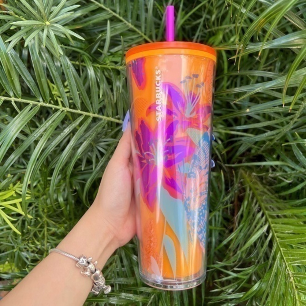 Starbucks Mother’s Day floral cold cup